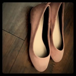 Soft pink dress shoes